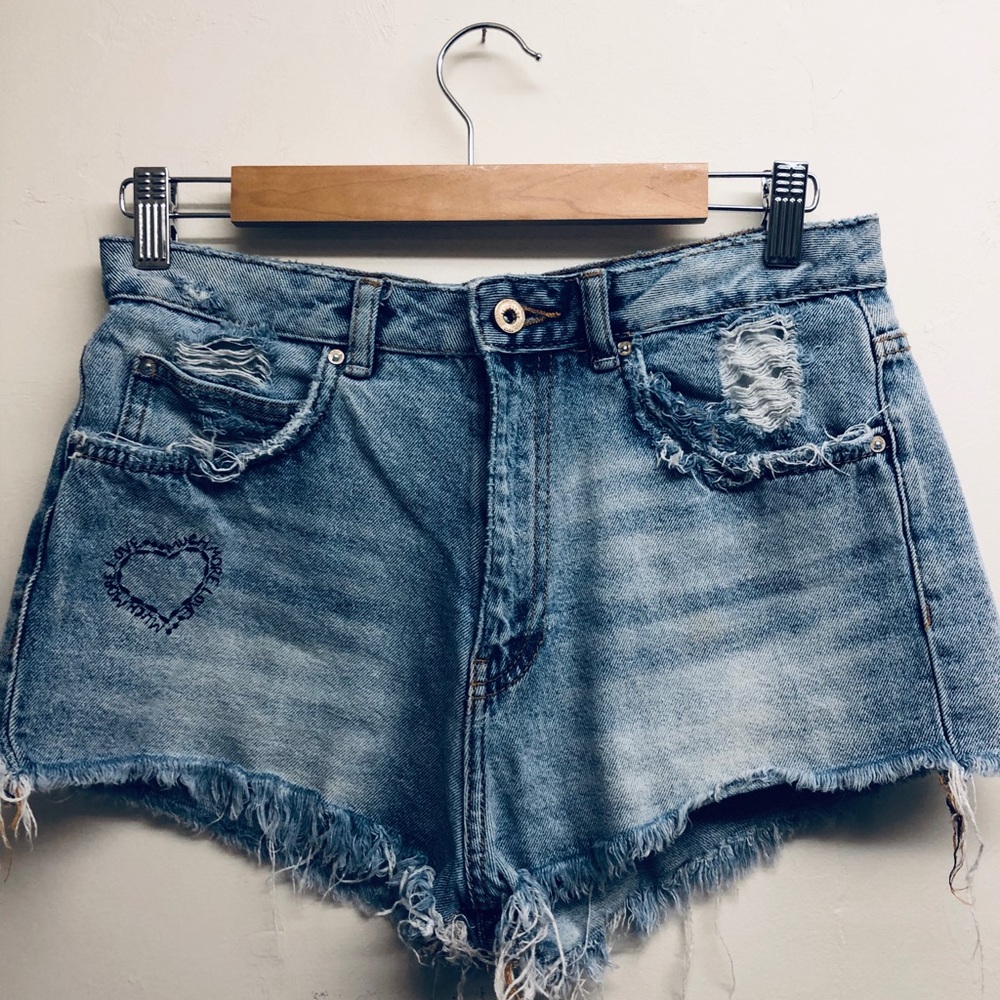 Zara Tralfuc Embroidered Denim Shorts Size 8